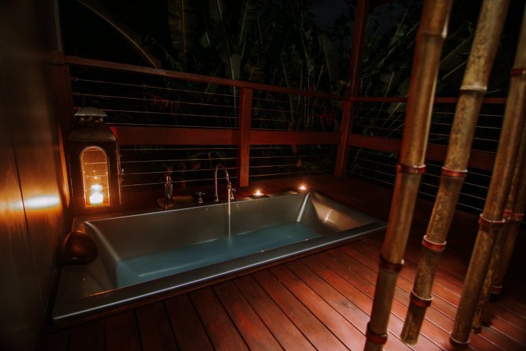 My Top 5 Baths with a view! — Australia & New Zealand Elopement Photographe